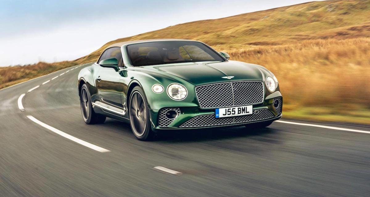 Bentley تطرح خيارات من نسيج التويد لمقصورات كامل مجموعة طرازاتها