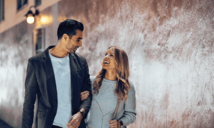 فيتبيت وتايل تطلقان تعاونهما بإضافة ميزّة التعقب على Fitbit Inspire 2