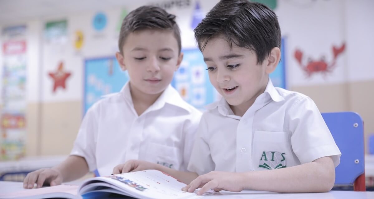 مدارس عبد العزيز العالمية تواصل تقديم حلول التعليم الإلكترونية بجودة عالية