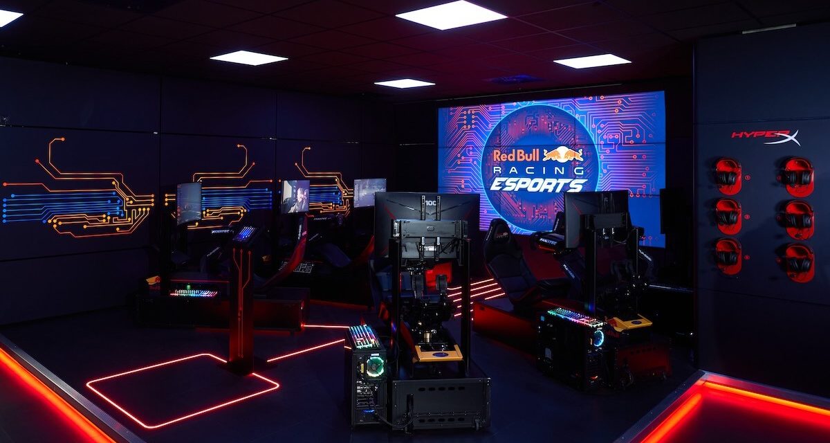 شركة HyperX تعلن عن شراكتها مع فريق  Red Bull Racing Esports