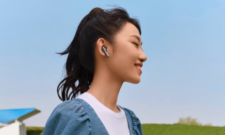 HUAWEI  تُطلق سماعات الأذن اللاسلكية  HUAWEI FreeBuds 4iباللون الفضي الجليدي