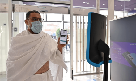 الروبوت الشخصي والروبوت الأمني يتسابقان لخدمة ضيوف الرحمن