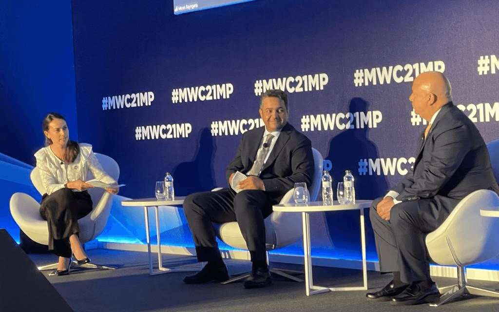 الوتيد: ملتزمون بالوصول لـ”صفر انبعاثات كربونية”.. وتمكين اقتصاد رقمي صديق للبيئة