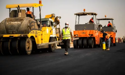 وزارة النقل والخدمات اللوجستية تنجز العديد من أعمالها على الطرق خلال شهري يونيو ويوليو