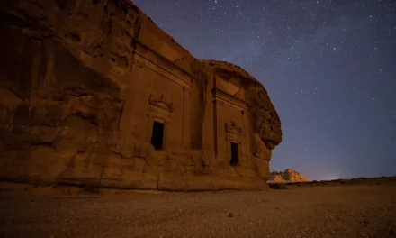 طيران ناس يُطلق أولى رحلاته الدولية إلى العلا