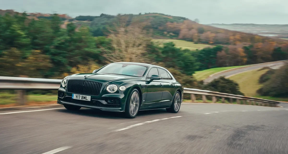 تناغمٌ متميّزٌ بين التصميم الراقي والحِرَفية العالية مع تلاقي عالمَيBentley Motors و’أسبوع دبي للتصميم‘
