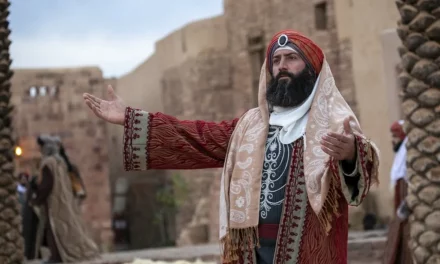 انطلاق احتفال طنطورة من بلدة العلا القديمة معلناً بداية موسم حافل بالأنشطة ضمن فعاليات مهرجان “شتاء طنطورة”