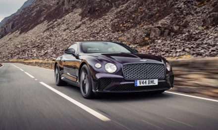 Bentley تطرح GT Mulliner Blackline المتميّزة بلمسات داكنة تسهم بتعزيز الفخامة العصرية