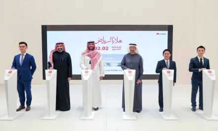 معالي وزير الاستثمار المهندس خالد الفالح ومعالي وزير الاتصالات وتقنية المعلومات المهندس عبدالله السواحة يفتتحان أكبر متجر رئيسي دولي لشركة هواوي في الرياض #ليب22
