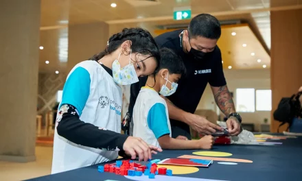 LEGO® الشرق الأوسط تستضيف رياضيين صغارًا في متحف اللَّعِب ®OliOli