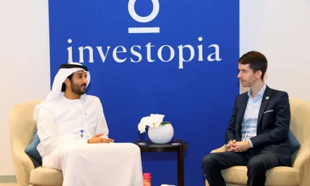 بن طوق يبحث مع “كريبتو دوت كوم” آفاق التعاون لتطوير حلول الاستثمار والتمويل الرقمي خلال المرحلة المقبلة