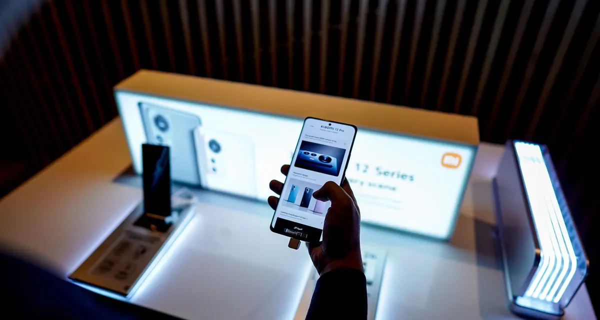شاومي تعيد مفهوم الهواتف الرائدة في المملكة من خلال سلسله Xiaomi 12  