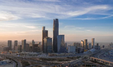 توقيع مذكرة تفاهم بين كافد وشركة سينس تايم العالمية لتطوير منصة للمدينة الذكية