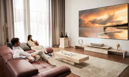 جهاز البروجكتور LG CINEBEAM المميز لعام 2022 يرتقي بتجربة السينما المنزلية