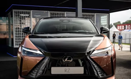 لكزس تعرض لأول مرة سيارتها الرياضية الكهربائية Electrified Sport في مهرجان GOODWOOD للسرعة في بريطانيا 