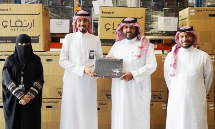 المراعي تتبرع بـ 240 جهاز إلكتروني مكتبي متنوع لجميعة “ارتقاء”