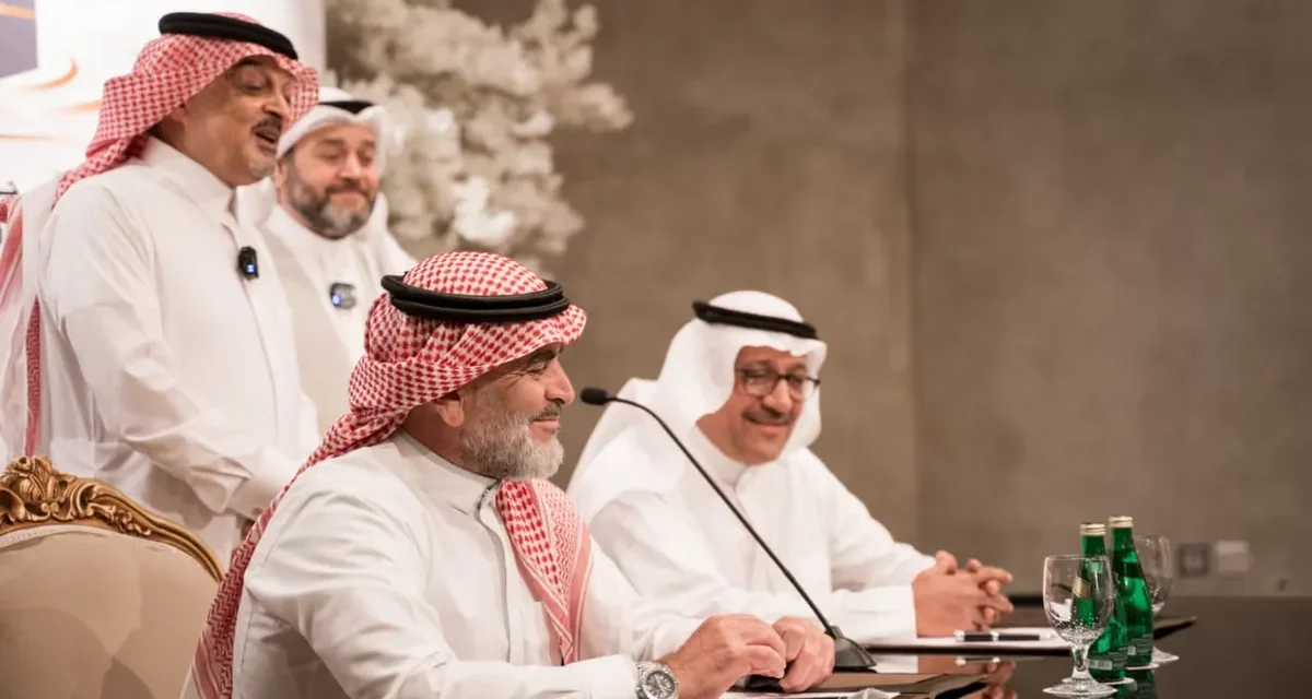 شركة مطوفي حجاج جنوب آسيا تبرم عقداً حصرياً مع شركة سقيفة الصفا لإدارة وتأجير مركز الأهلة التجاري والإداري بمكة المكرمة .