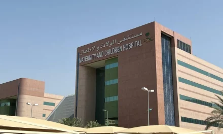 عملية الأربع ساعات تنقذ دماغ طفل سعودي من تجمع صديدي قاتل
