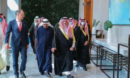 <strong>أمير المنطقة الشرقية يفتتح فندق “دانا ريحان من روتانا” في الدمام</strong>