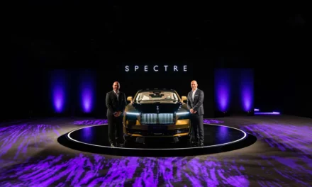 رولز-رويس سبيكتر “SPECTRE”تصل إلى أبوظبيأصيلة بكل تفاصيلها، فهي رولز-رويس أولاً قبل أن تكون كهربائية