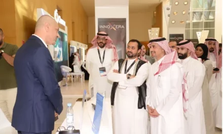 بالشراكة مع وزارة الاتصالات وتقنية المعلومات قمة   “InnoXera”العالمية تناقش صناعة تقنيات التعليم والتدريب