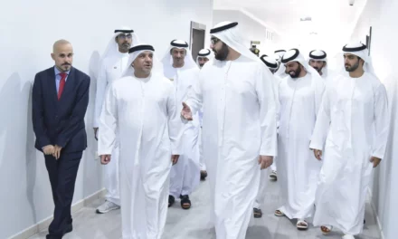 راشد بن سعود المعلا يوجه بنحو 5 ملايين درهم للكلية البريطانية التطبيقية