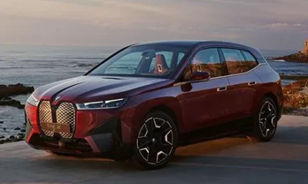 سيارة BMW iX الكهربائية بالكامل متوفرة الآن في المملكة العربية السعودية