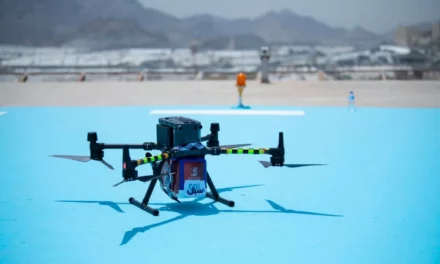 الصحة والبريد السعودي ينجحان في نقل الدم عبر الدرونز