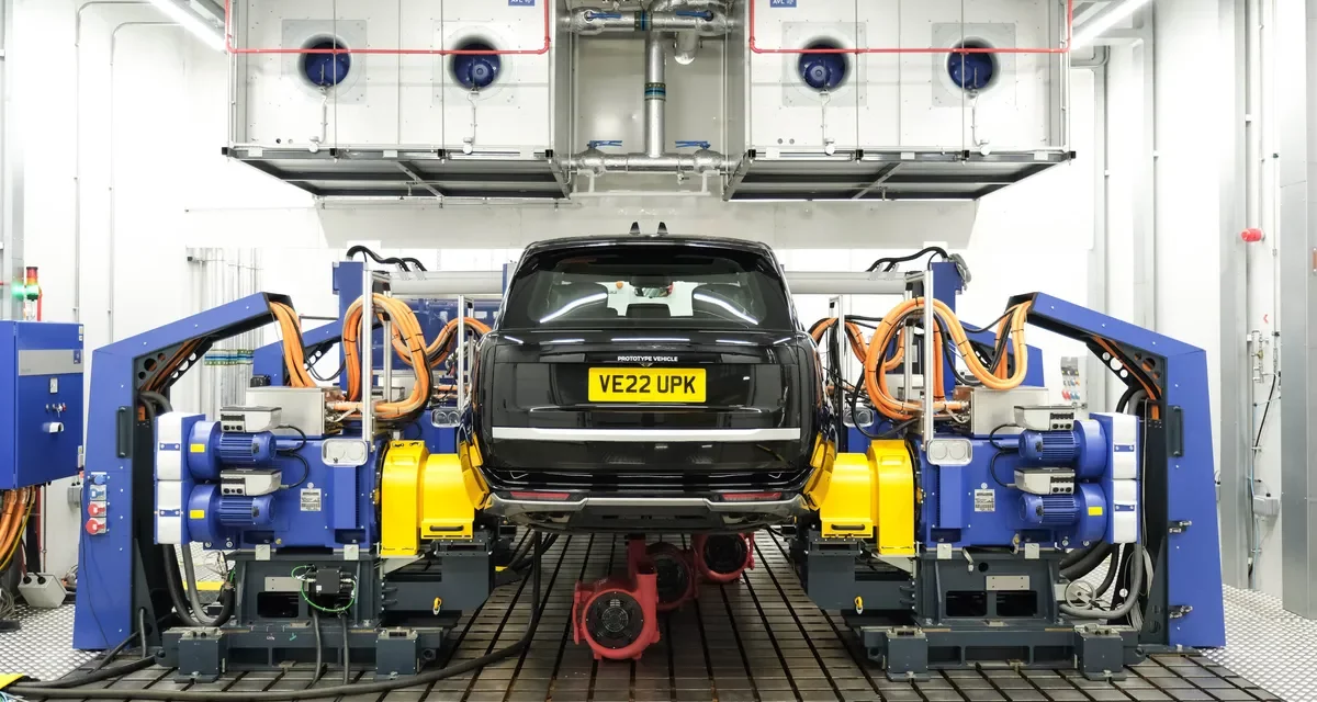 شركة JLR (جاكوار لاند روڤر) تعمل على تسريع عملية التحول الكهربائي من خلال مختبر الطاقة المستقبلية الجديد بقيمة تبلغ 250 مليون جنيه إسترليني