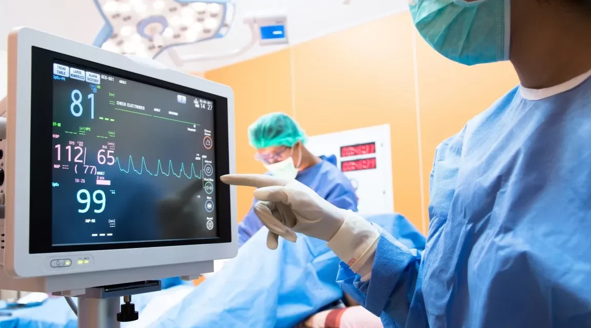 إنقاذ حياة معتمر إندونيسي توقف قلبه عن النبض