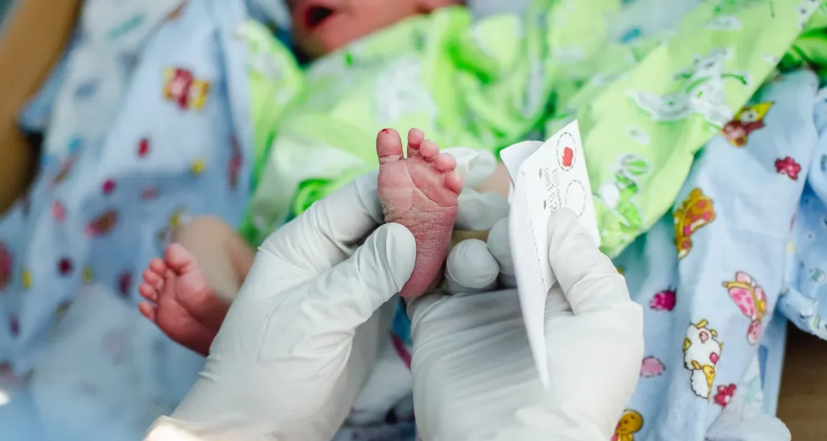 الصحة السعودية تنفذ مسحاً عاما للمواليد الجدد بحثاً عن الأمراض الوراثية
