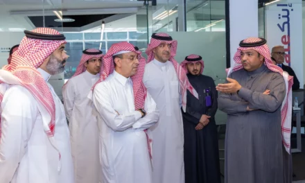 وزير الاتصالات وتقنية المعلومات يطلع على دور مجموعة stc الريادي في تطوير مستقبل تقنيات إنترنت الأشياء