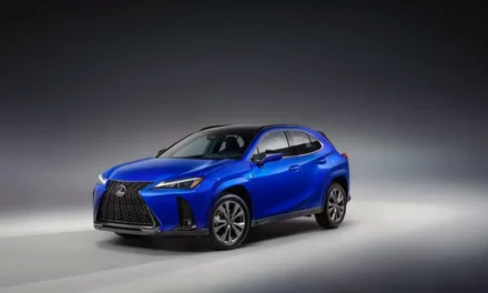 لكزس تكشف عن تحديثات مذهلة لسيارتها الفاخرةUX Hybrid لعام 2025