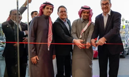 “الوعلان للتجارة” تفتتح أول مراكز “رينو” في الرياض على مساحة 6,000 متراً مربعاً