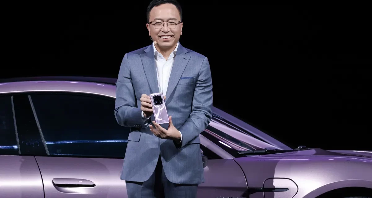 علامةHONOR  تعلن عن إطلاق هاتفي PORSCHE DESIGN HONOR Magic6 RSR وHONOR Magic6 Ultimate الجديدين في الصين