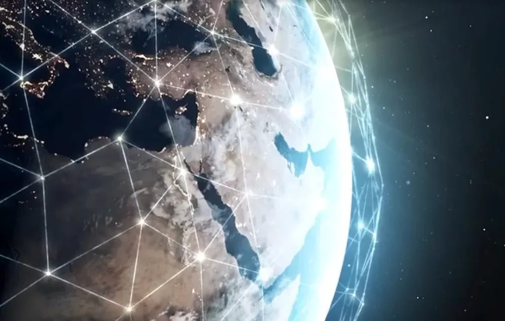 “إنفورماتيكا” تطلق أول منصة سحابية مدعومة بالذكاء الاصطناعي لإدارة البيانات الذكية داخل المملكة