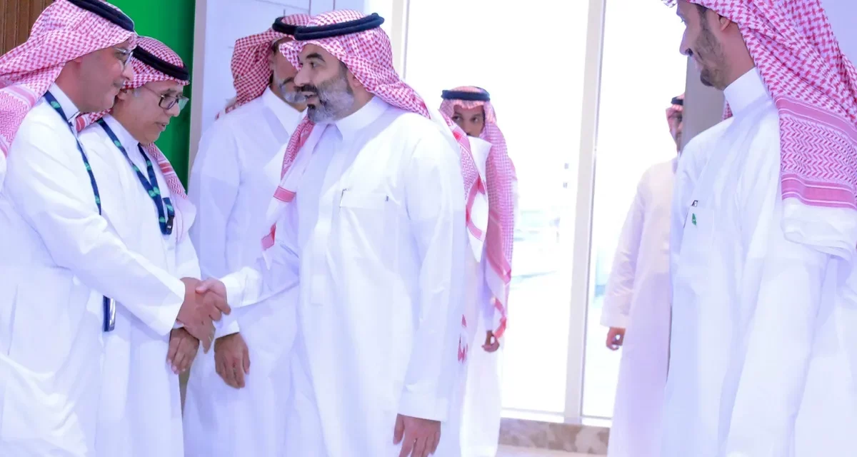 وزير الاتصالات وتقنية المعلومات يُعايد “سلام” بمناسبة عيد الفطر