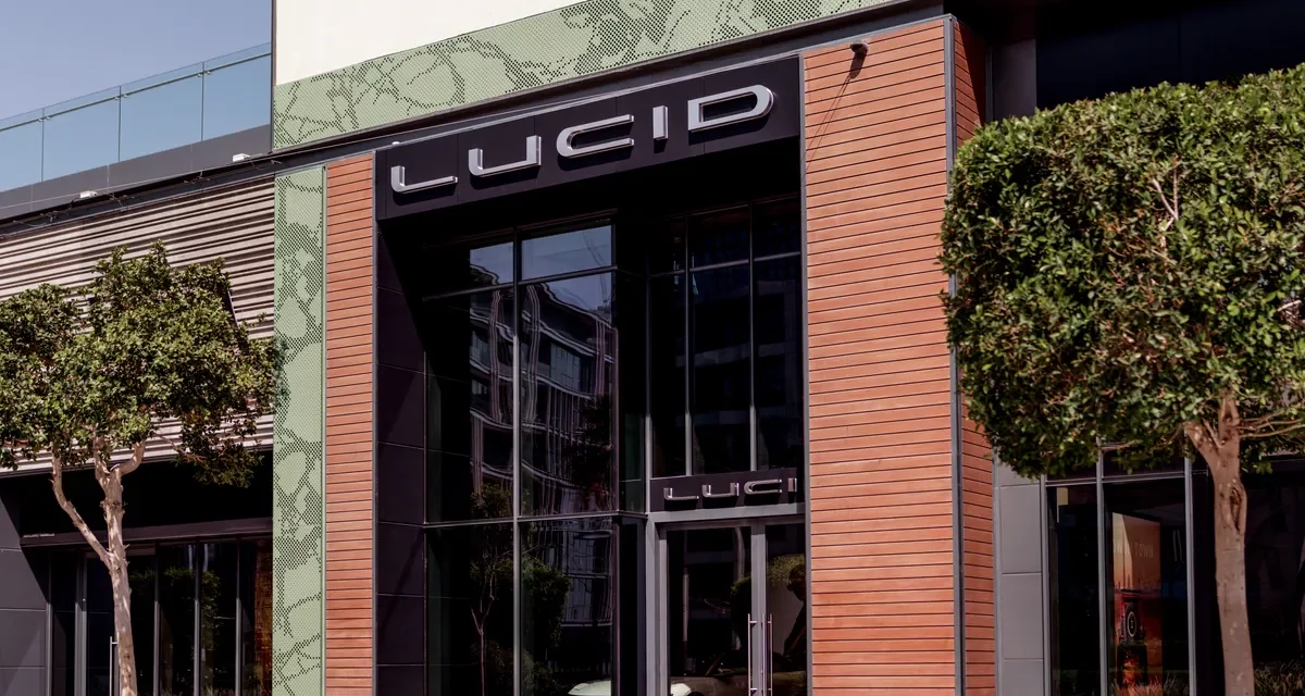 “لوسِد” توسع حضورها في الشرق الأوسط وتستعرض سيارة Lucid Air الحائزة على جوائز في دولة الإمارات