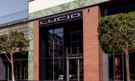 “لوسِد” توسع حضورها في الشرق الأوسط وتستعرض سيارة Lucid Air الحائزة على جوائز في دولة الإمارات