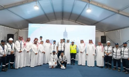 وزير الاتصالات وتقنية المعلومات ومحافظ هيئة الاتصالات والفضاء والتقنية يتفقدان استعدادات “توال” لموسم حج 1445
