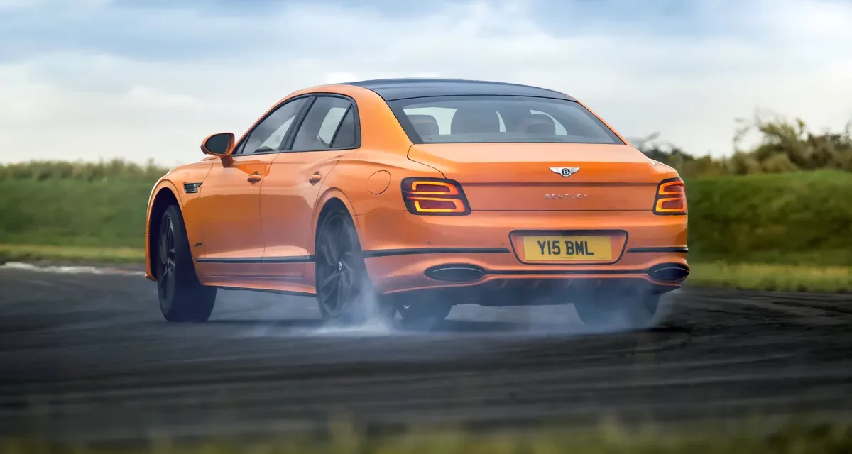  Bentley السعودية تعلن عن إطلاق سيارة FLYING SPUR الجديدة