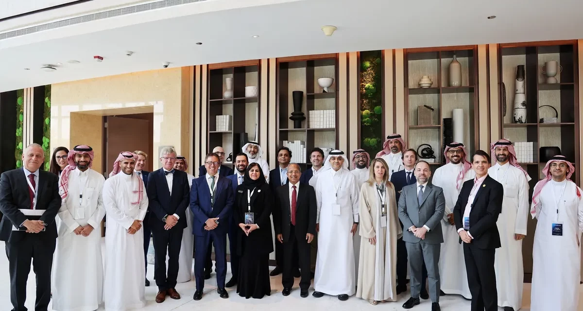 تقرير جديد من آرثر دي ليتل يكشف عن نتائج مناقشات حول مستقبل رأس المال البشري في المملكة العربية السعودية بحضور قادة من القطاعين الحكومي والخاص في ورشة عمل الرؤساء التنفيذيين