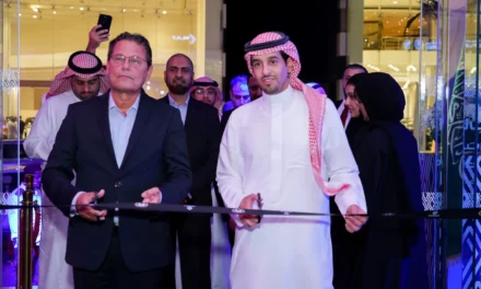 “الوعلان للتجارة” تفتتح صالة عرض لسيارات “رينو” في أوتومول جدة 