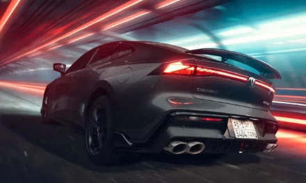 المجدوعي شانجان تدشن طرازها الرياضيUNI-V Sport 