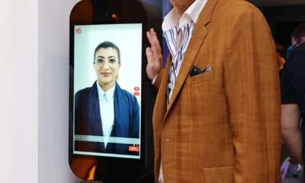 “إي آند الإمارات” تطلق المستشارين الرقميين لتحويل مفهوم خدمة العملاء