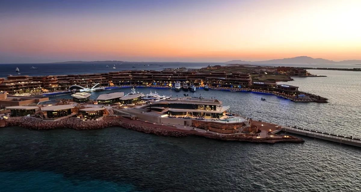 مجلس إدارة نيوم يعلن افتتاح جزيرة سندالة للسياحة الفاخرة على البحر الأحمر