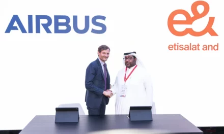 تعاون بين «إي آند الإمارات» و«إيرباص» لتقديم حلول الاتصالات المتطورة للشركات