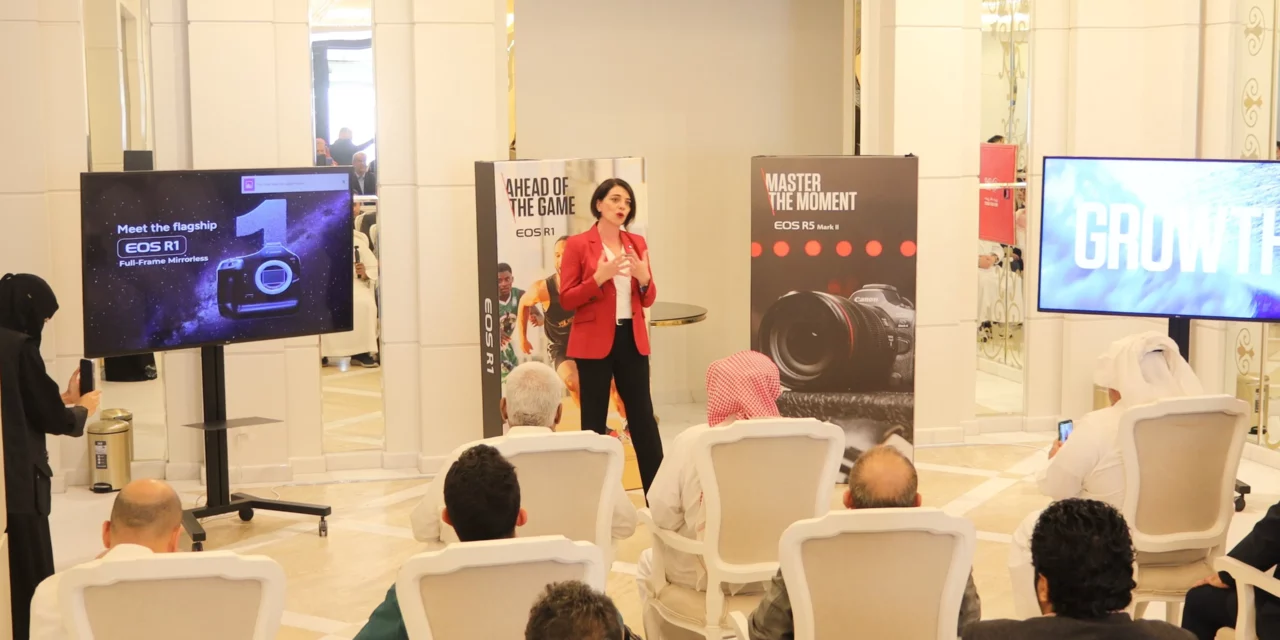 “كانون” و”أحمد عبد الواحد” تكشفان عن رؤية جديدة لمستقبل التصوير الفوتوغرافي في السعودية مع إطلاق كاميرات EOS R1 وEOS R5 Mark II وEOS C400 وEOS C80