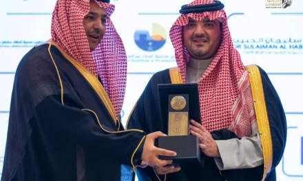 الأمير عبد العزيز بن سعود يكرم مجموعة stc الممكن الرقمي لمعرض الصقور والصيد السعودي الدولي ومهرجان الملك عبدالعزيز للصقور