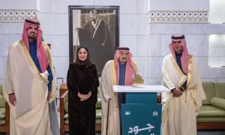 الأمير فيصل بن بندر يكرم مجموعة stc ضمن كبار المانحين لبرنامج الإسكان التنموي
